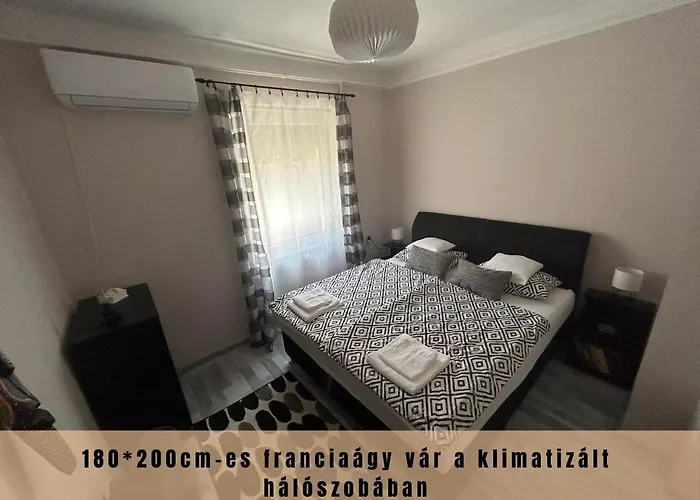 Case de vacanță Estina House