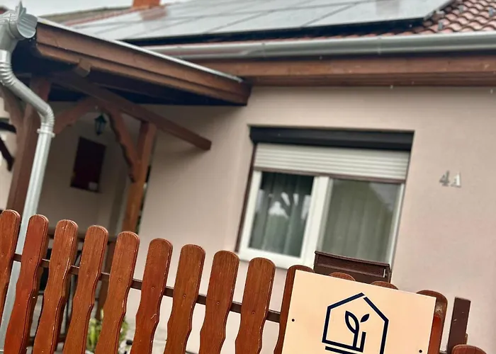 Estina House Case de vacanță