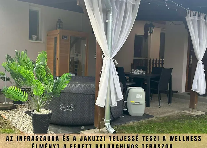 Case de vacanță Estina House